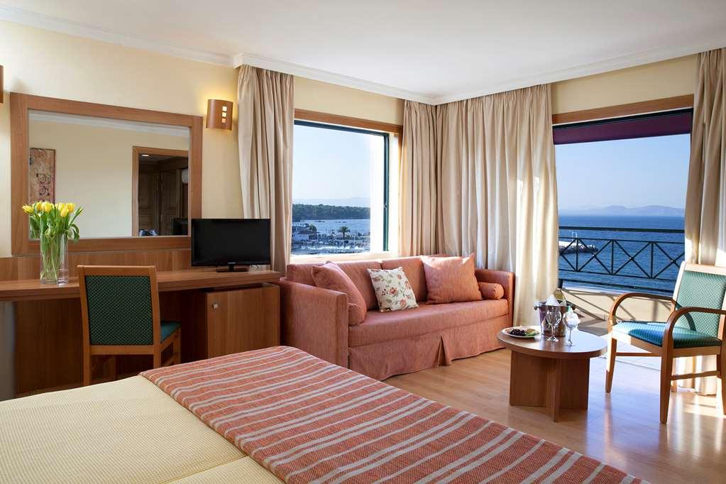 Hotel Ramada By Wyndham, Athens Club Attica Riviera Néa Mákri Habitación foto