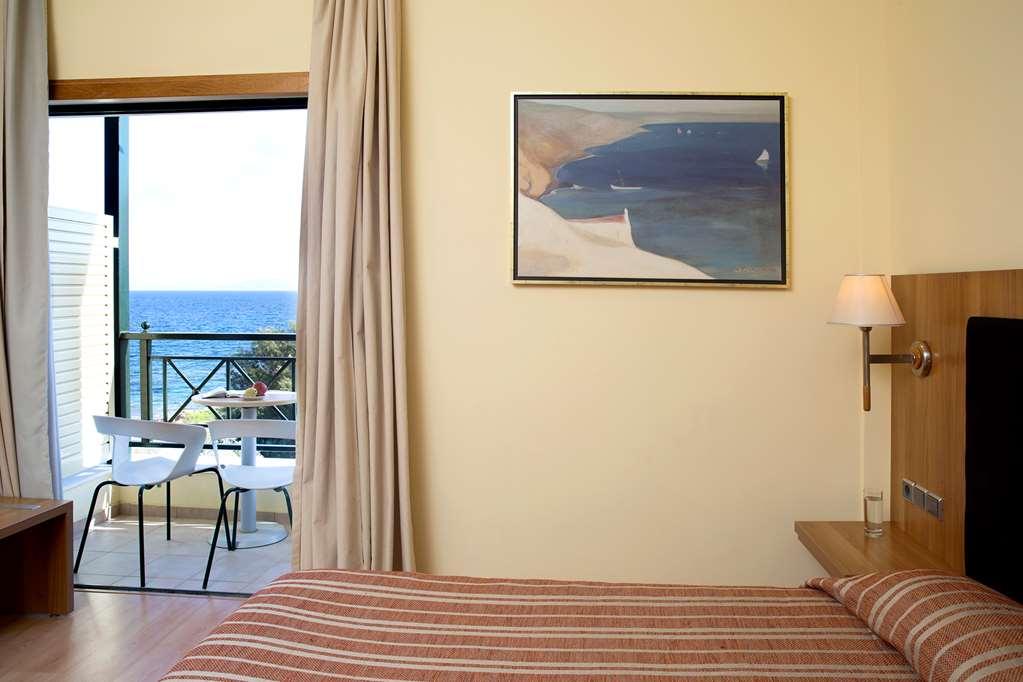 Hotel Ramada By Wyndham, Athens Club Attica Riviera Néa Mákri Habitación foto