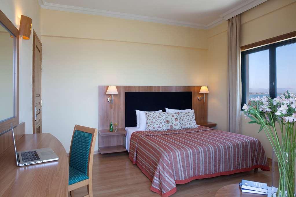 Hotel Ramada By Wyndham, Athens Club Attica Riviera Néa Mákri Habitación foto