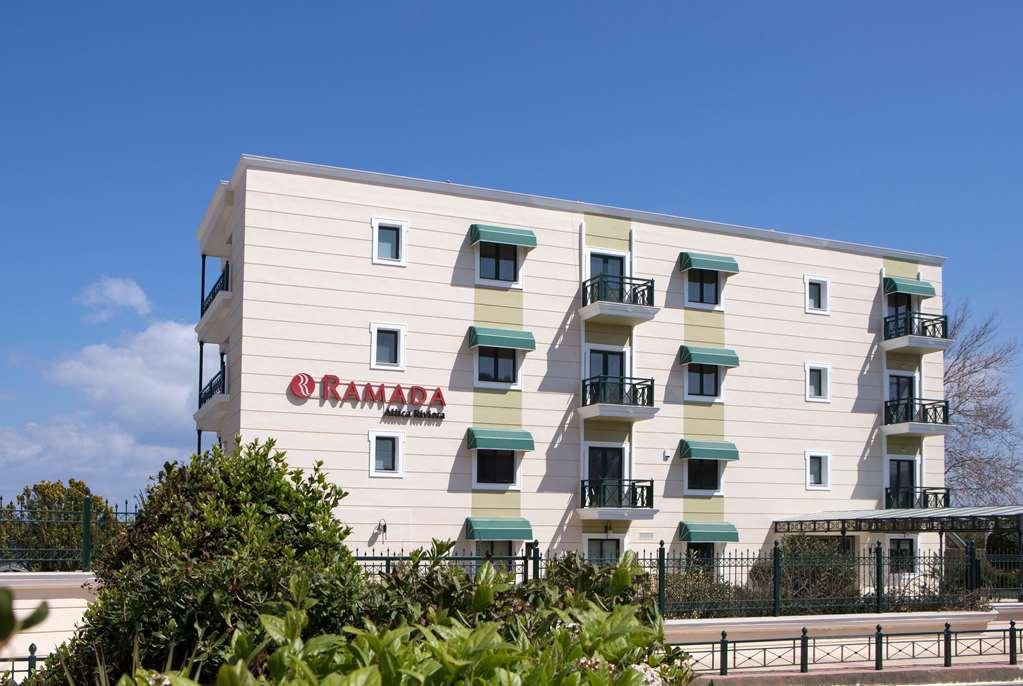 Hotel Ramada By Wyndham, Athens Club Attica Riviera Néa Mákri Exterior foto