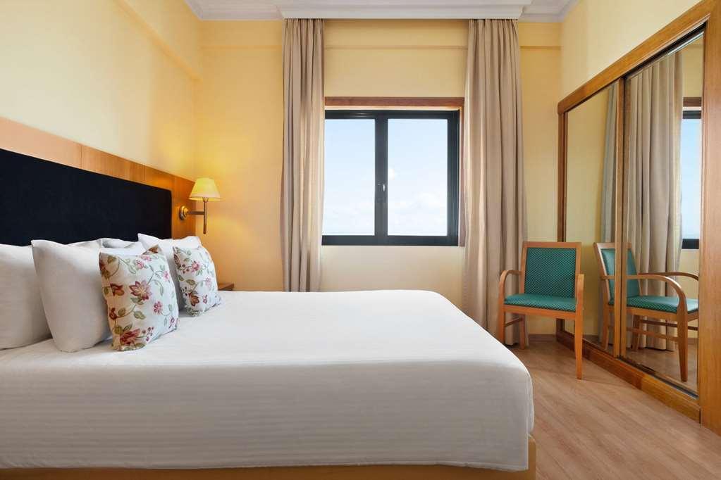 Hotel Ramada By Wyndham, Athens Club Attica Riviera Néa Mákri Habitación foto